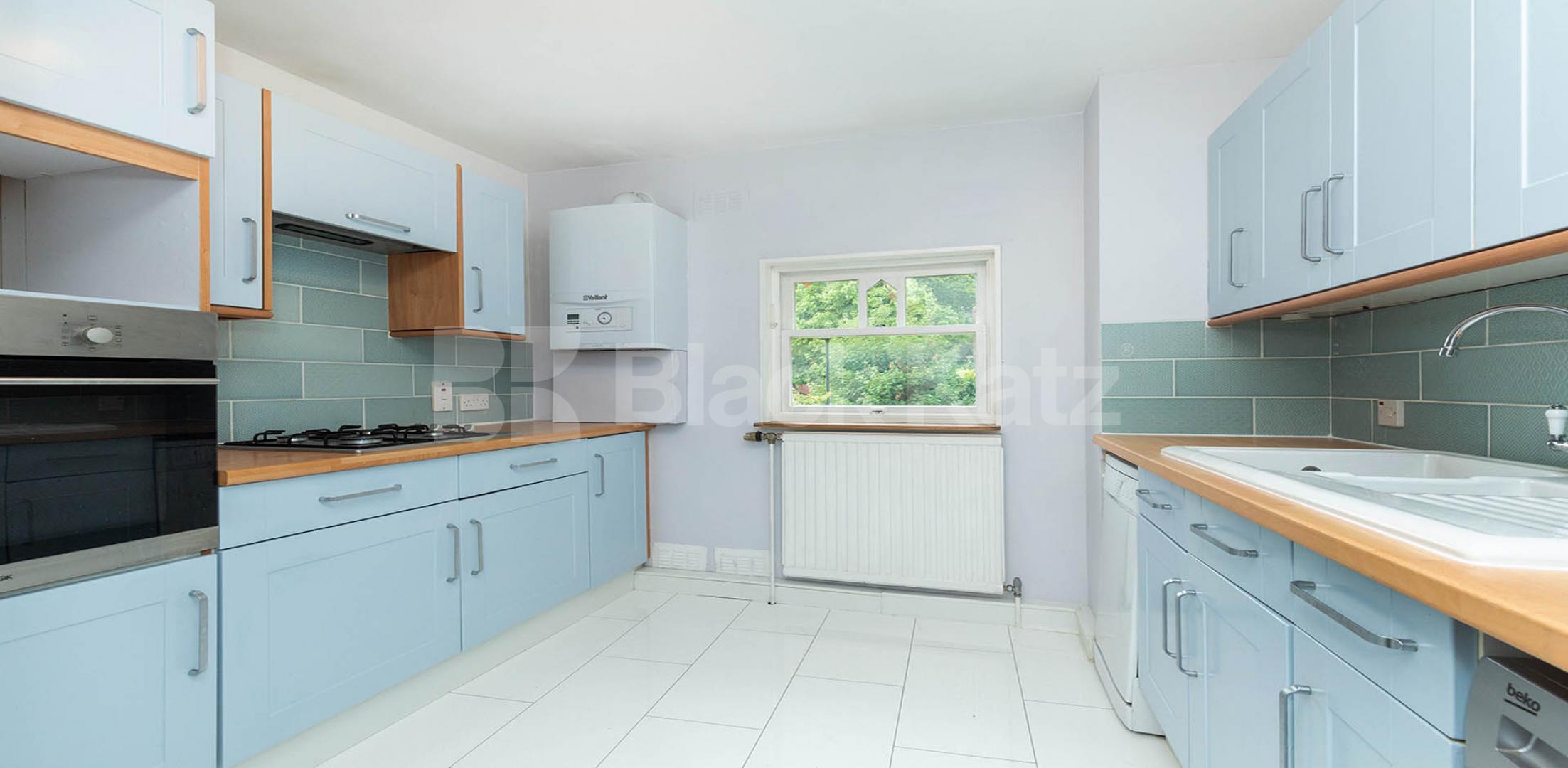 			STUNNING SPACIOUS ONE BED!, 1 Bedroom, 1 bath, 1 reception Apartment			 Warltersville Road, Archway / Crouch Hill